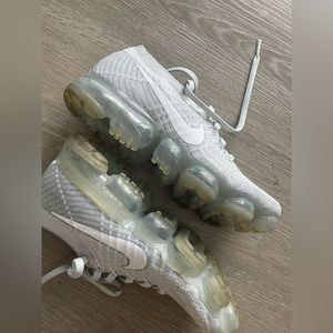 Nike Air VaporMax Flyknit Pure Platinum